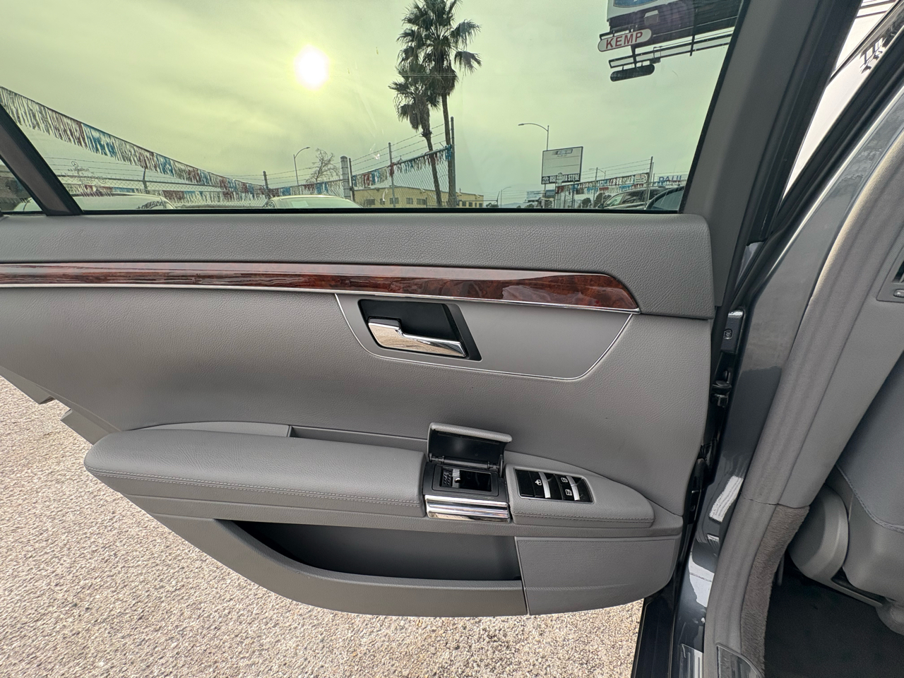 Mercedes-Benz S-Class 4dr Sdn 5.5L V8 RWD 2009