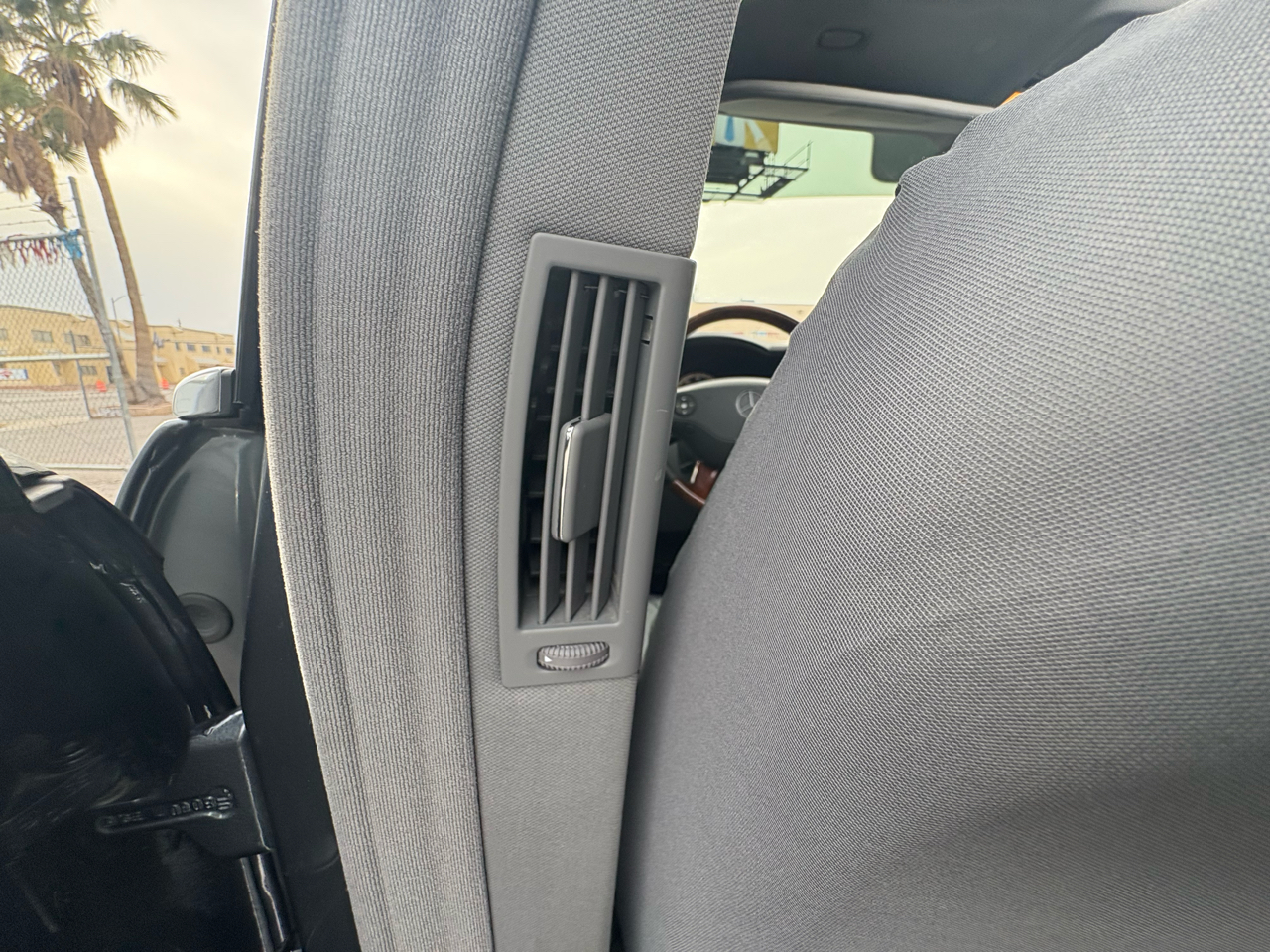 Mercedes-Benz S-Class 4dr Sdn 5.5L V8 RWD 2009