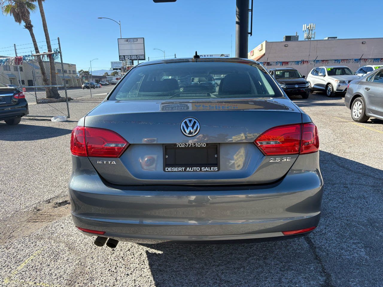 Volkswagen Passat Sedan 4dr DSG Komfort FWD PZEV 2010