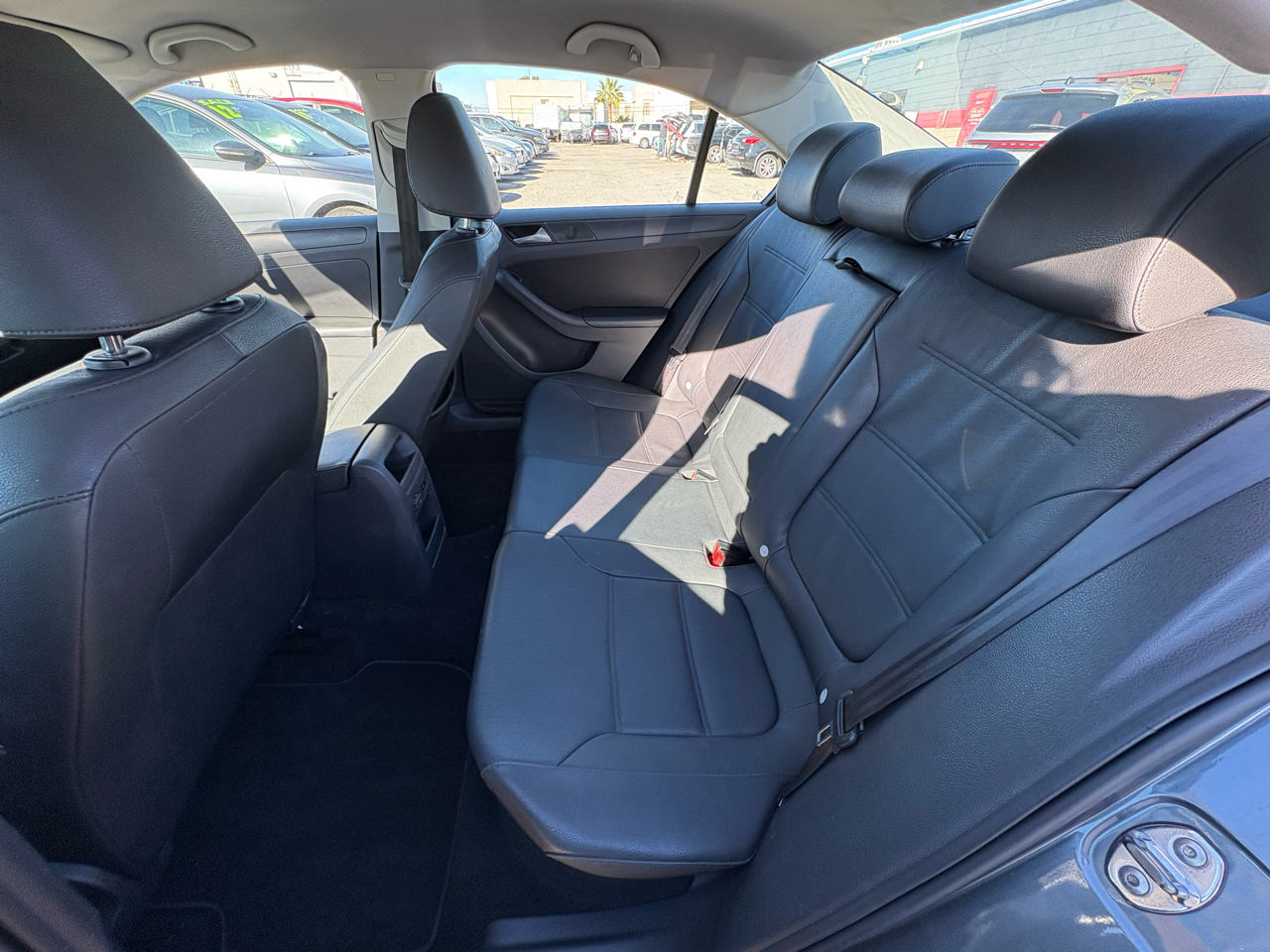 Volkswagen Passat Sedan 4dr DSG Komfort FWD PZEV 2010