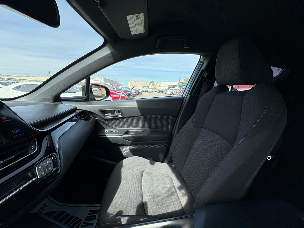 Toyota C-HR XLE FWD (Natl) 2018