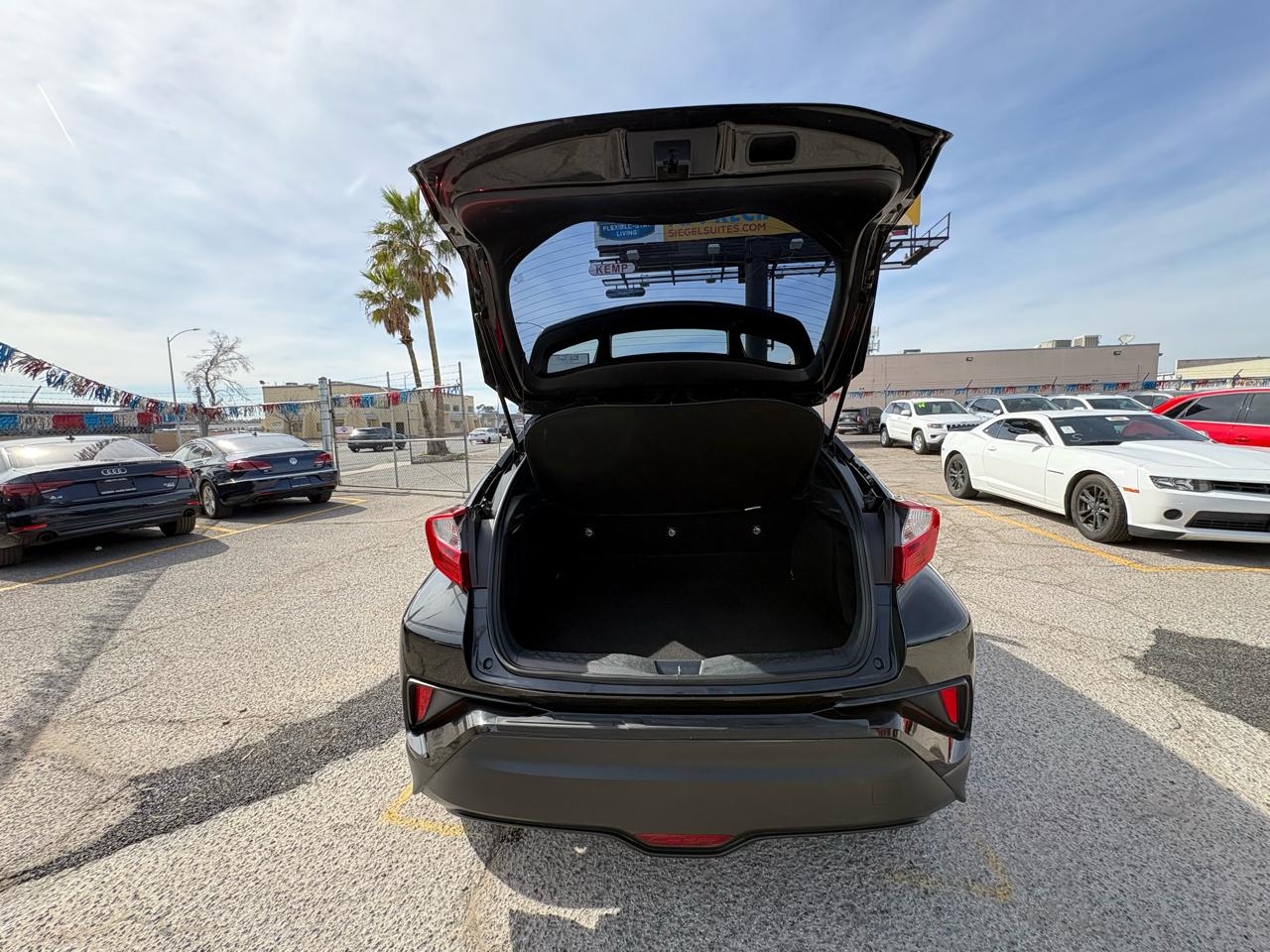 Toyota C-HR XLE FWD (Natl) 2018