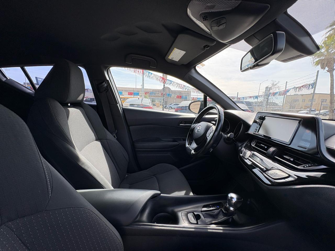 Toyota C-HR XLE FWD (Natl) 2018