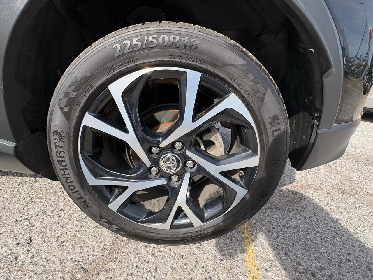 Toyota C-HR XLE FWD (Natl) 2018