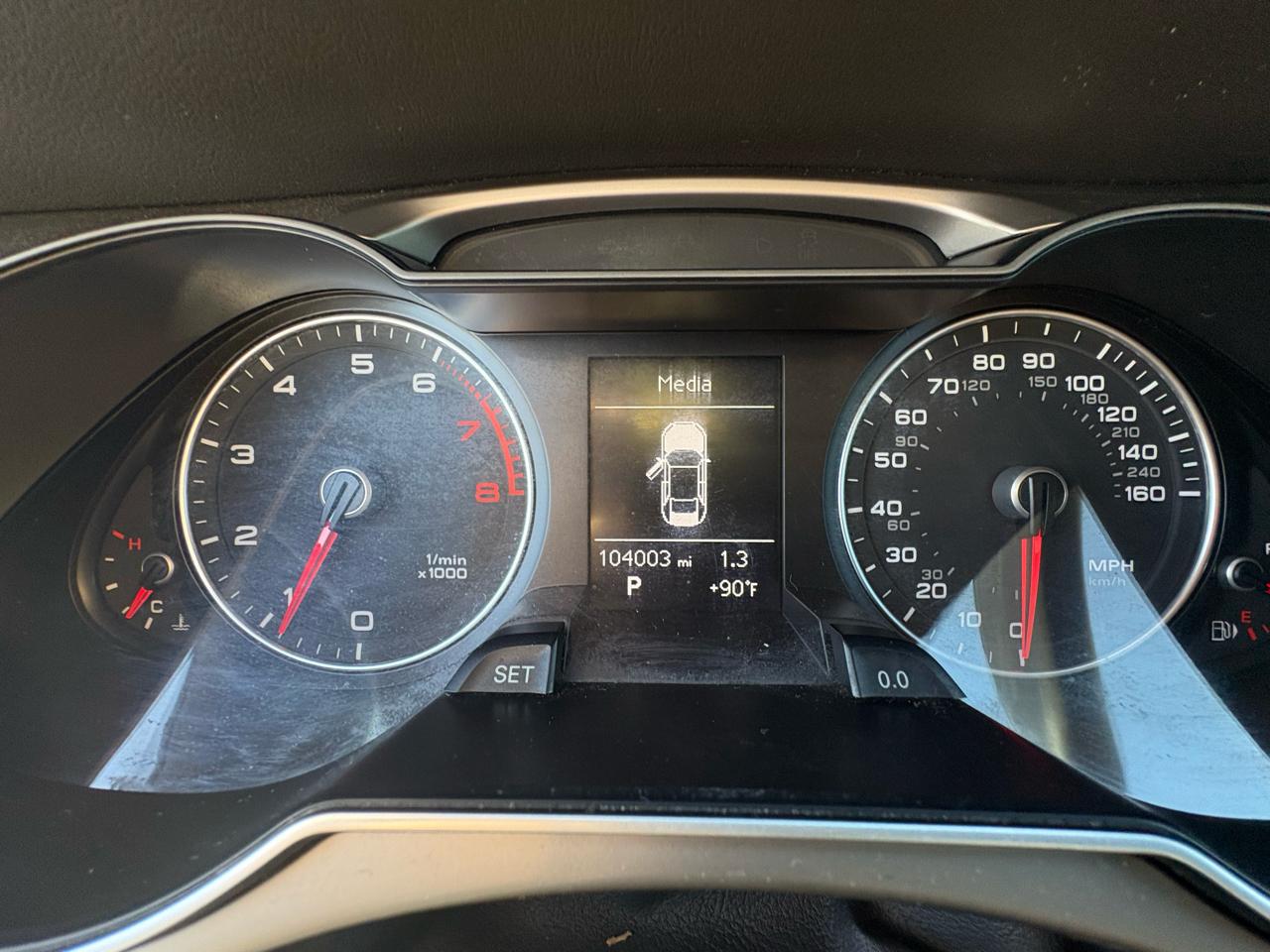 Audi A4 4dr Sdn CVT FrontTrak 2.0T Premium 2014