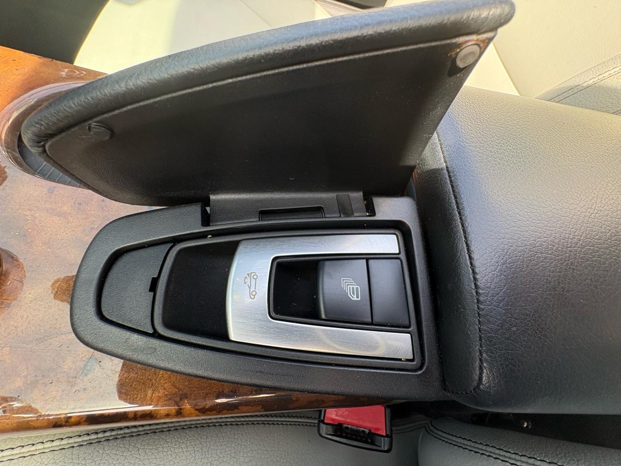 Mercedes-Benz SLK-Class 2dr Roadster SLK 350 2012