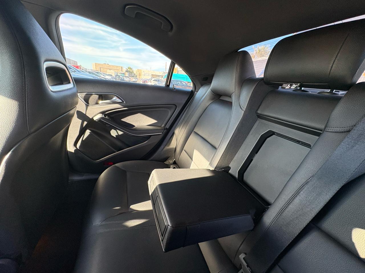 Mercedes-Benz CLA-Class 4dr Sdn CLA 250 FWD 2015