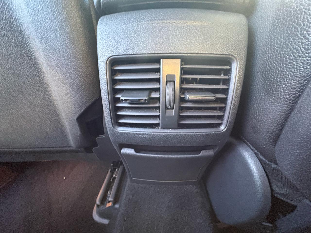 Mercedes-Benz CLA-Class 4dr Sdn CLA 250 FWD 2015