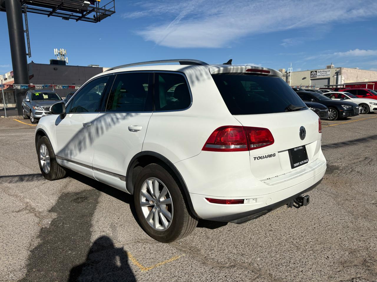 Volkswagen Touareg 4dr 3.6L Sport w/Nav 2014