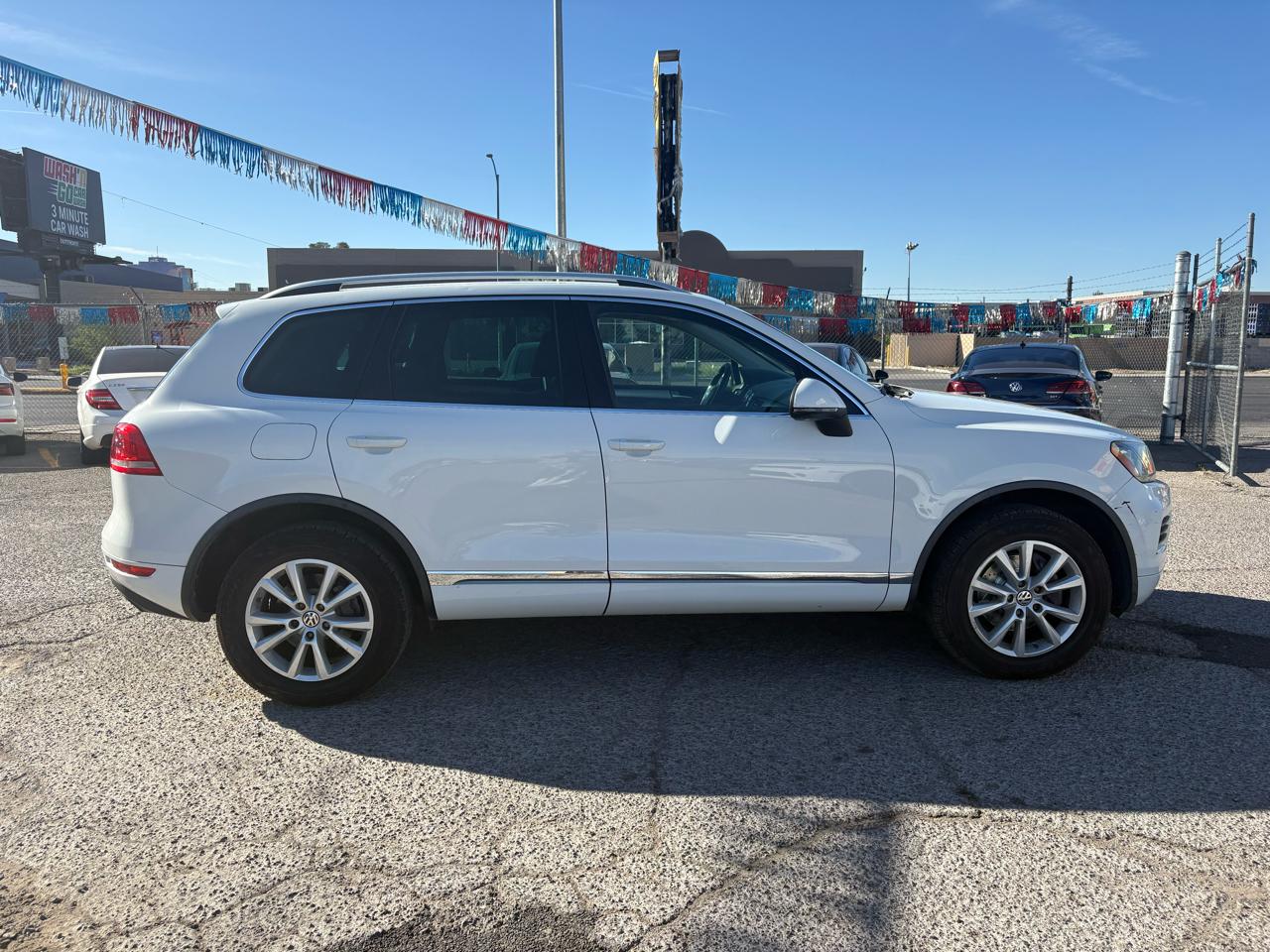 Volkswagen Touareg 4dr 3.6L Sport w/Nav 2014