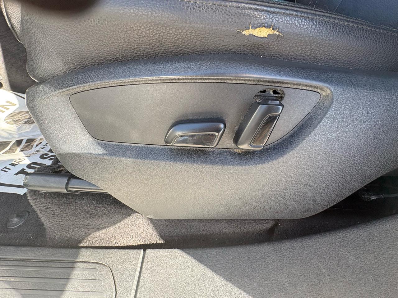 Volkswagen Touareg 4dr 3.6L Sport w/Nav 2014