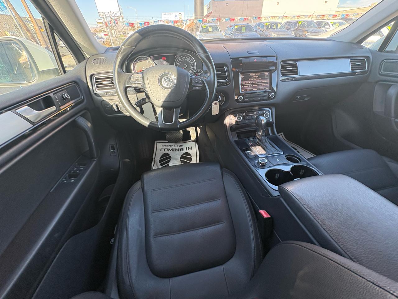 Volkswagen Touareg 4dr 3.6L Sport w/Nav 2014