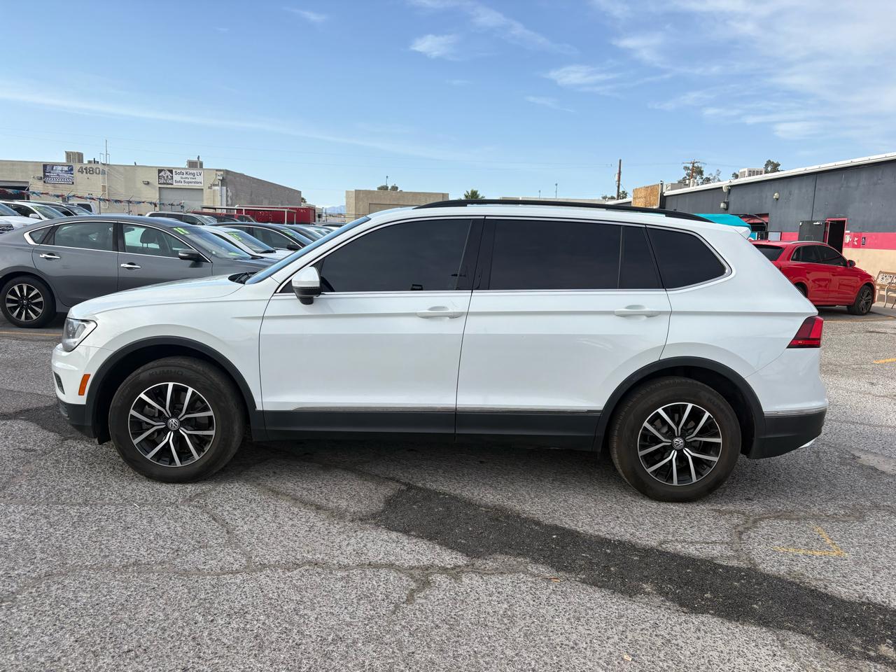 Volkswagen Touareg 4dr 3.6L Sport w/Nav 2014