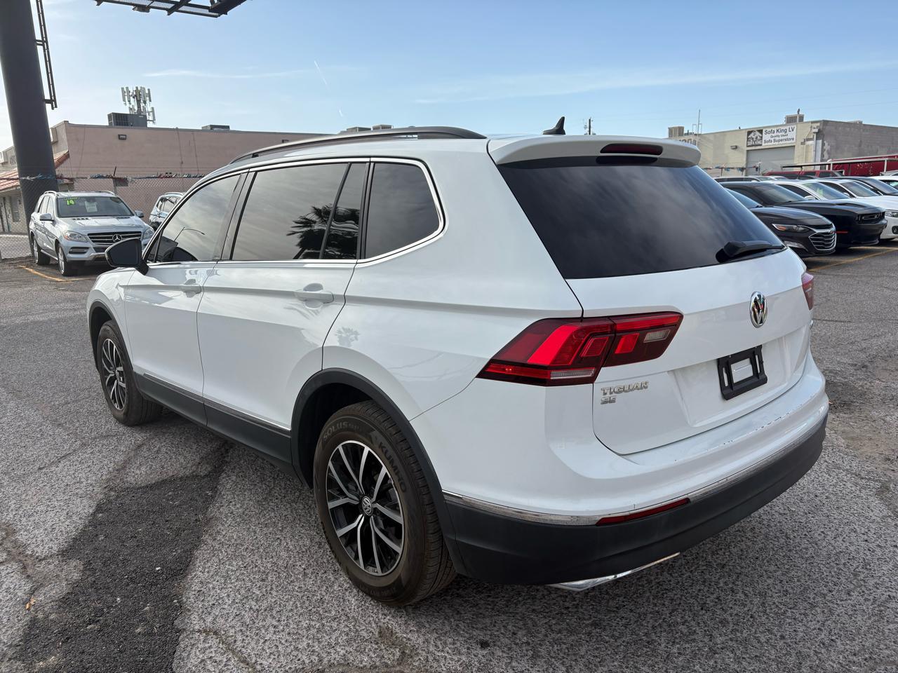 Volkswagen Touareg 4dr 3.6L Sport w/Nav 2014