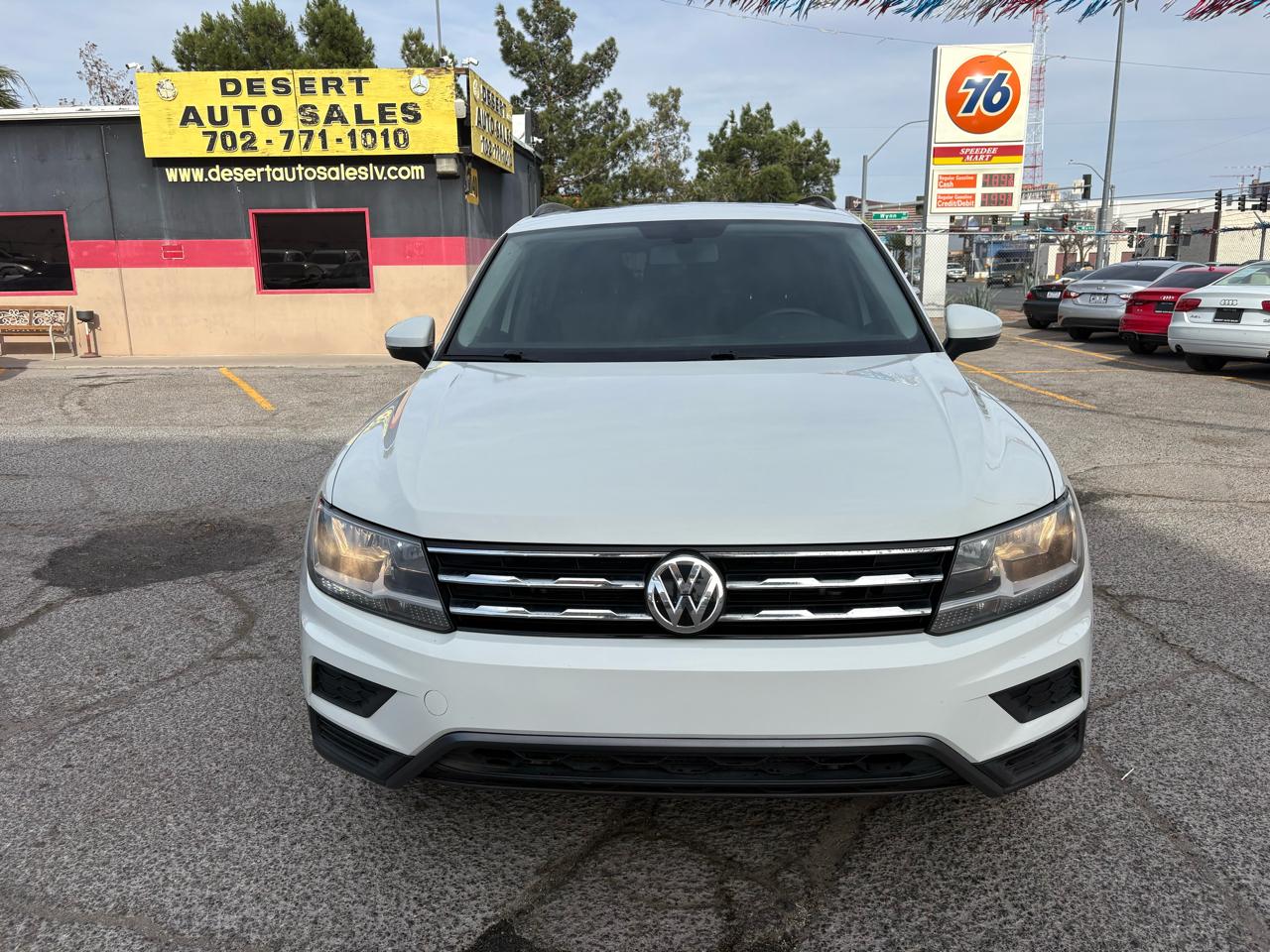 Volkswagen Touareg 4dr 3.6L Sport w/Nav 2014