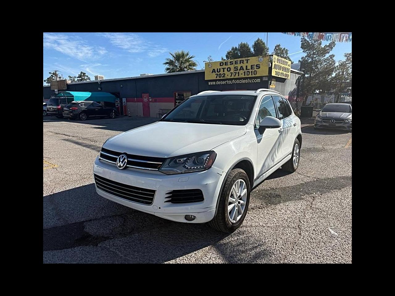 Volkswagen Touareg 4dr 3.6L Sport w/Nav 2014