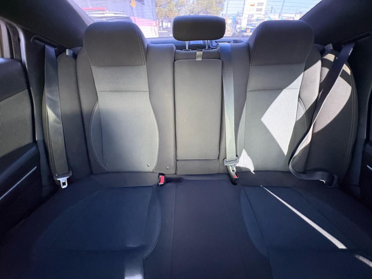 Dodge Charger 4dr Sdn SE RWD 2015