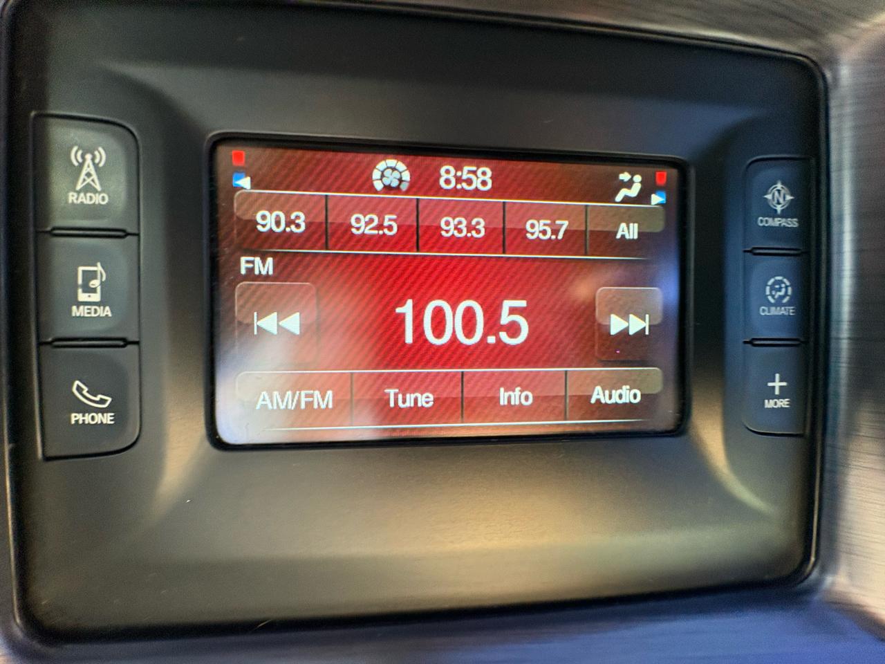 Dodge Charger 4dr Sdn SE RWD 2015