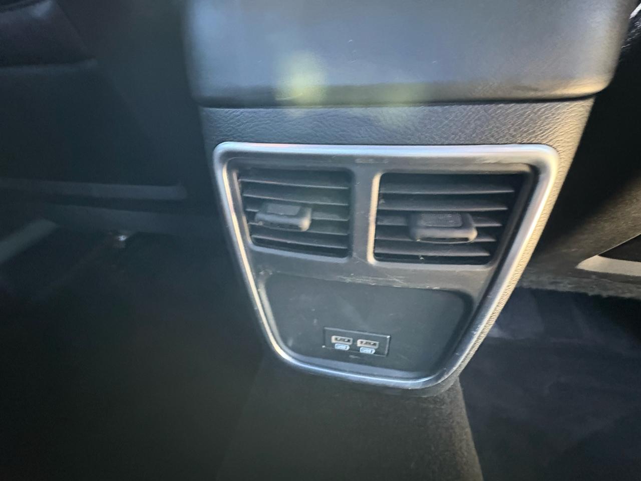 Dodge Charger 4dr Sdn SE RWD 2015