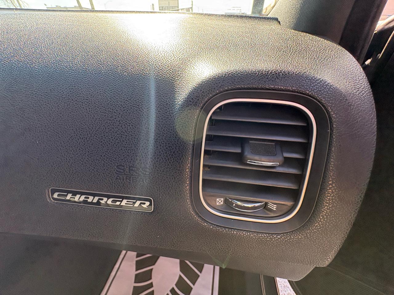 Dodge Charger 4dr Sdn SE RWD 2015