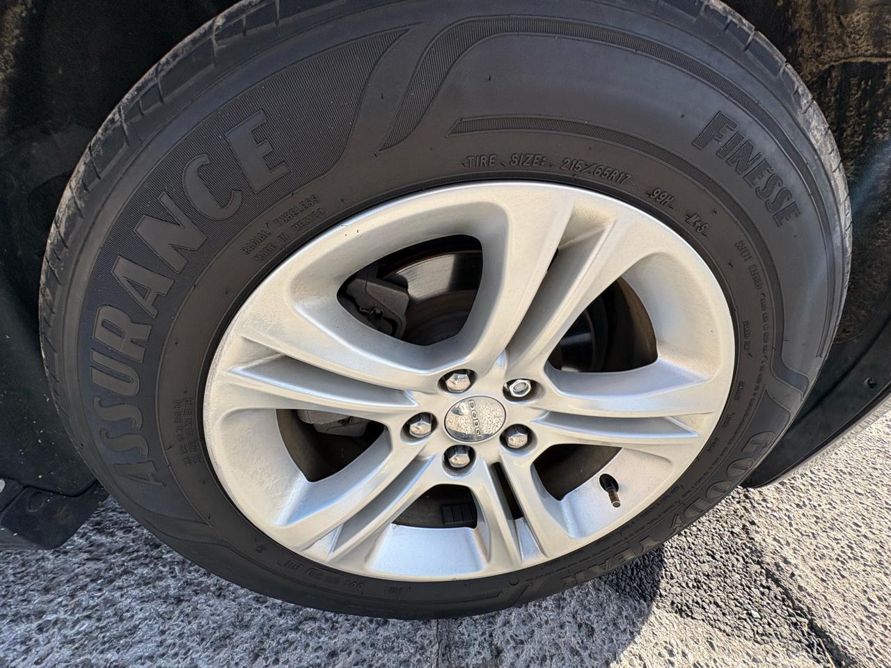 Dodge Charger 4dr Sdn SE RWD 2015