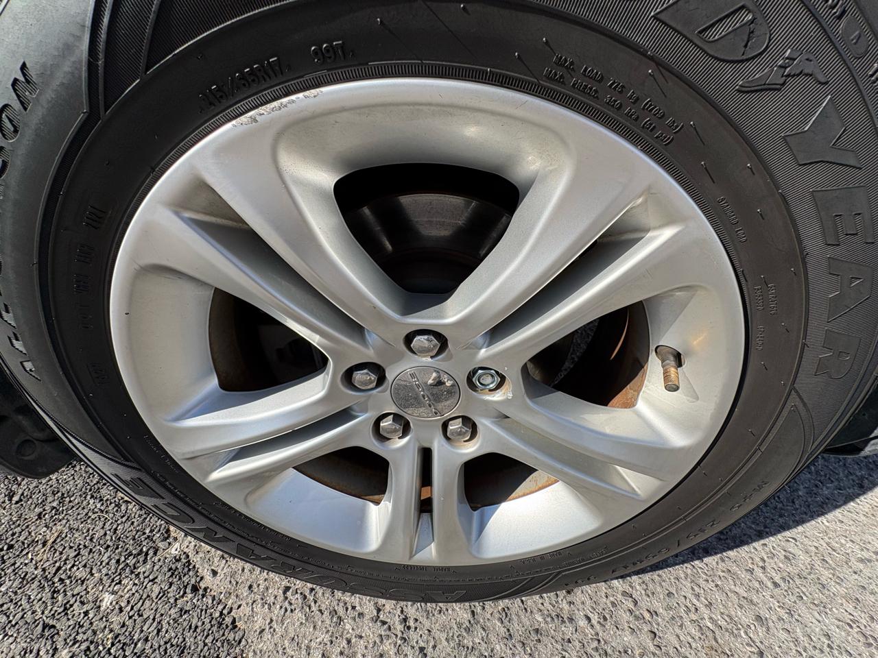 Dodge Charger 4dr Sdn SE RWD 2015