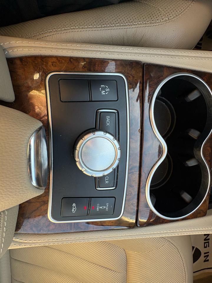 Mercedes-Benz CLS-Class 4dr Sdn CLS 550 RWD 2013