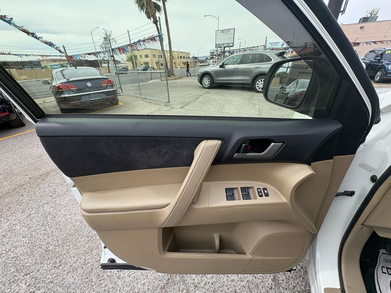 Toyota Highlander Hybrid 4WD 4dr (Natl) 2012