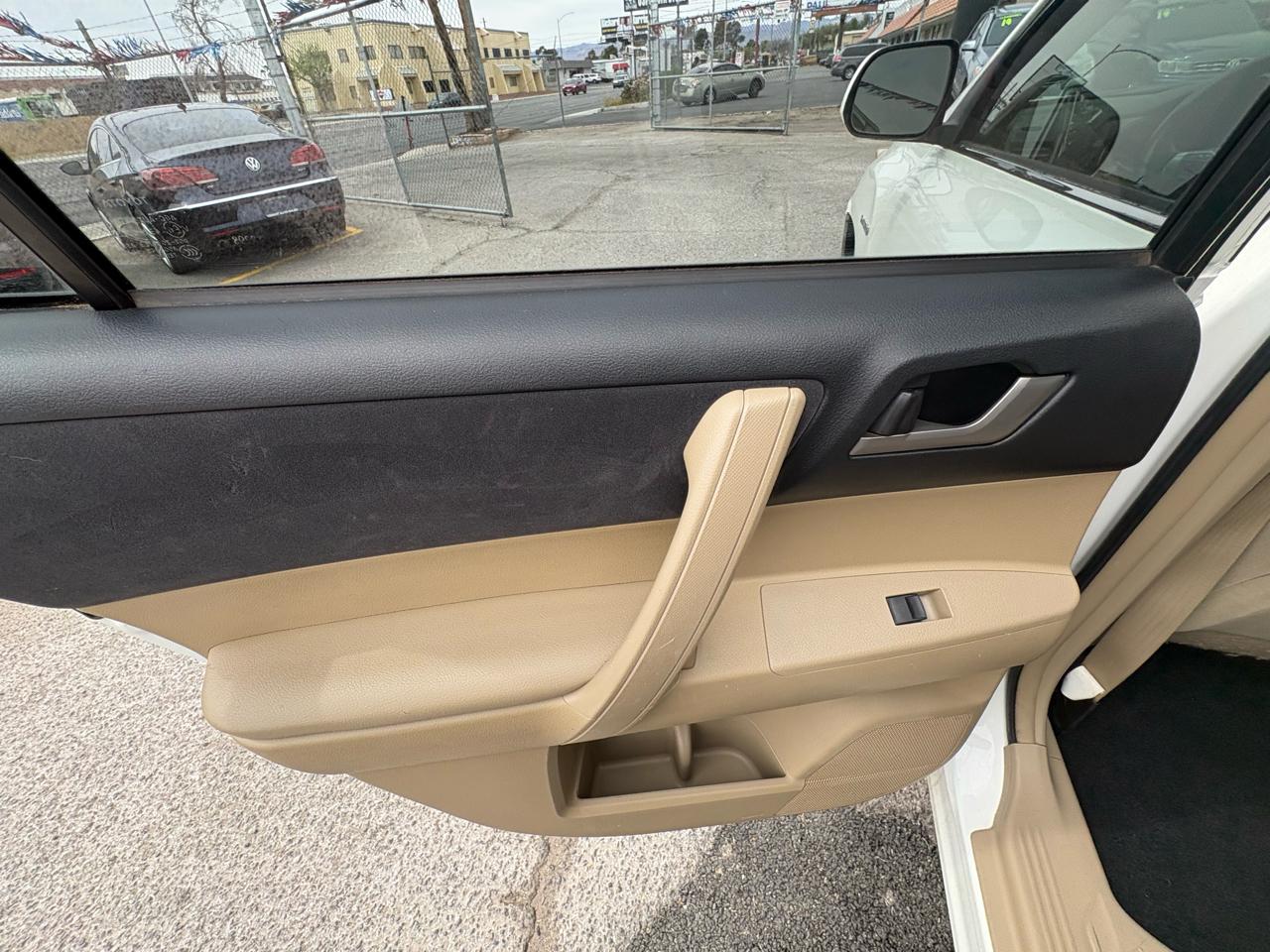 Toyota Highlander Hybrid 4WD 4dr (Natl) 2012