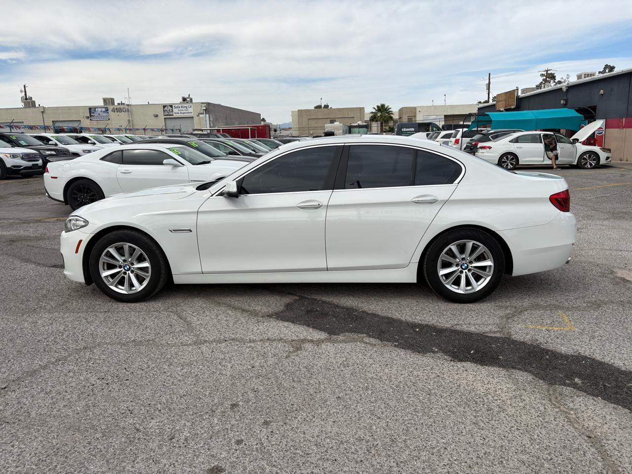 BMW 5 Series 4dr Sdn 528i RWD 2015