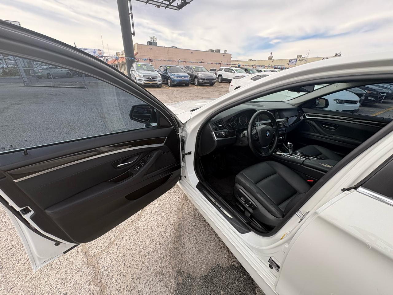 BMW 5 Series 4dr Sdn 528i RWD 2015