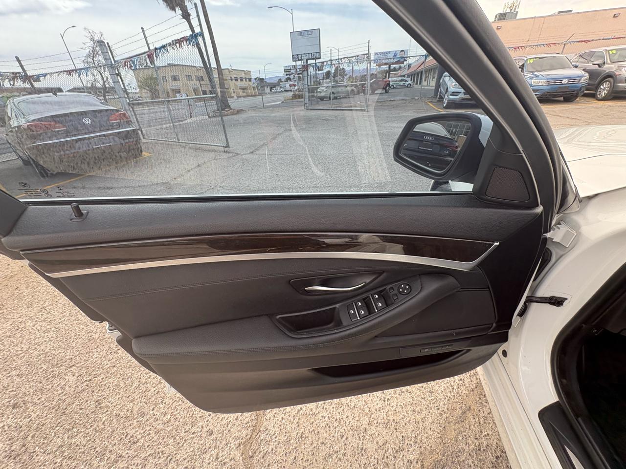 BMW 5 Series 4dr Sdn 528i RWD 2015