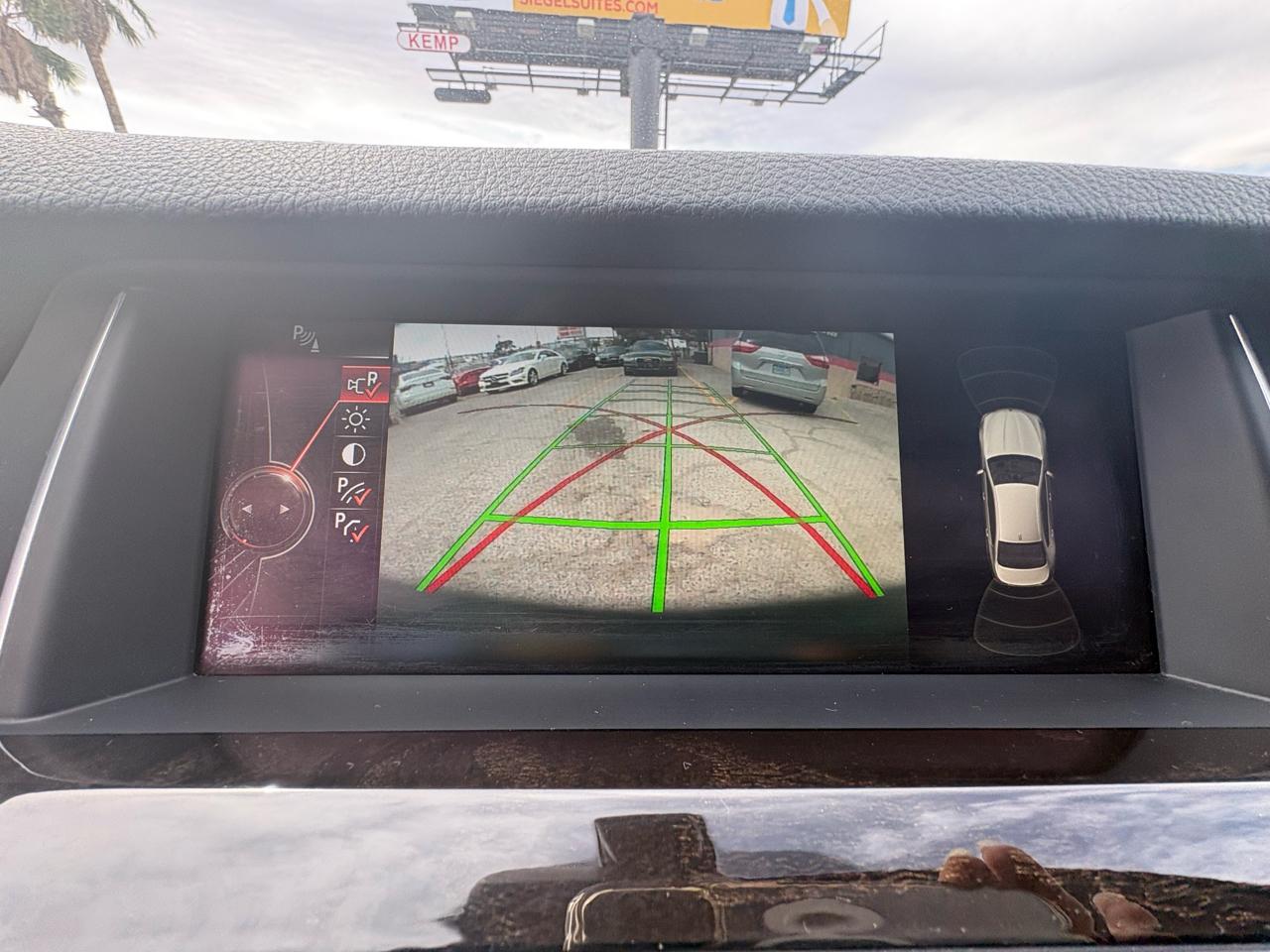 BMW 5 Series 4dr Sdn 528i RWD 2015