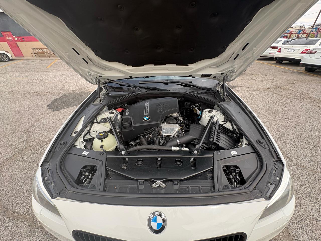 BMW 5 Series 4dr Sdn 528i RWD 2015