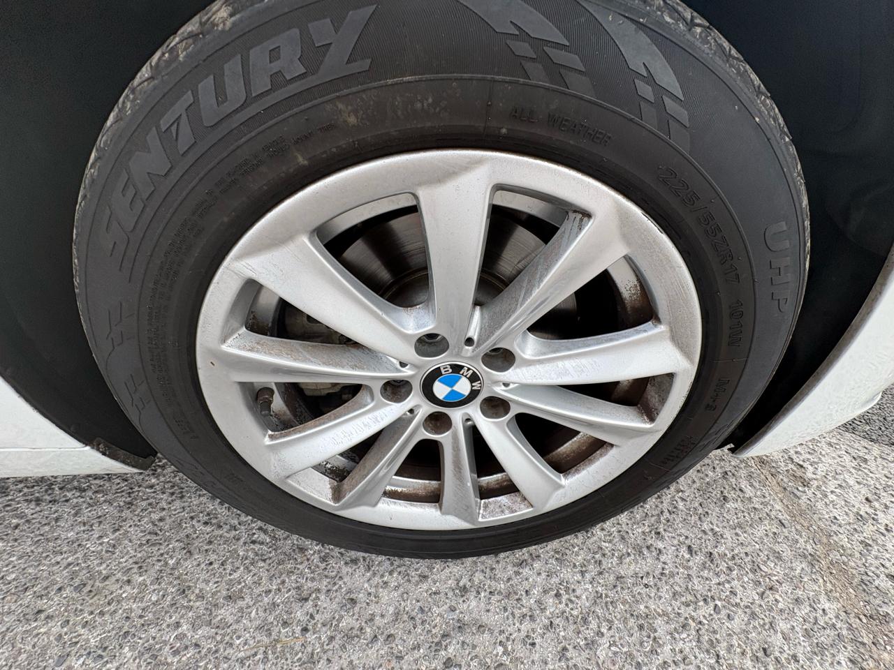 BMW 5 Series 4dr Sdn 528i RWD 2015