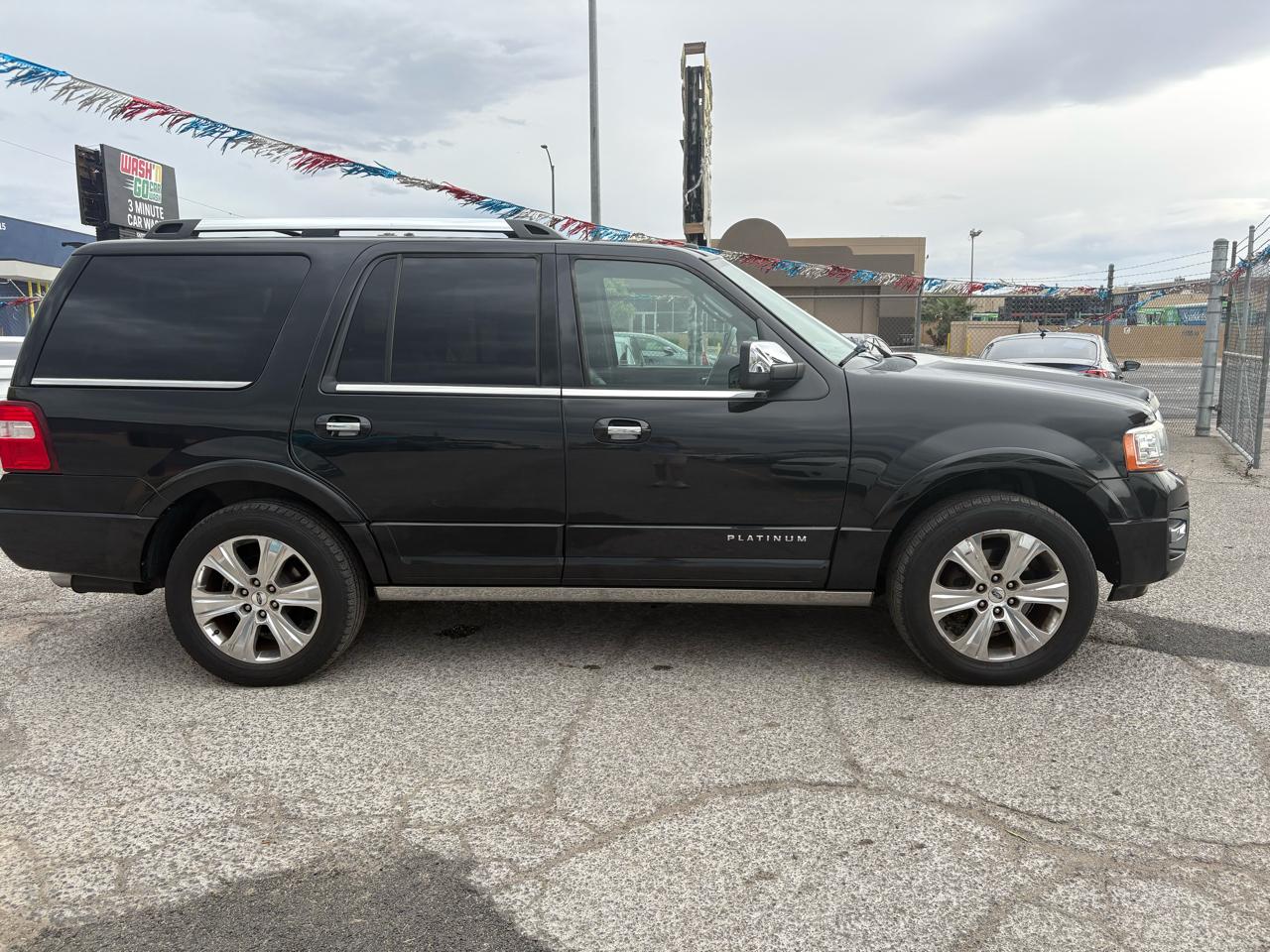 Ford Expedition 2WD 4dr Platinum 2015