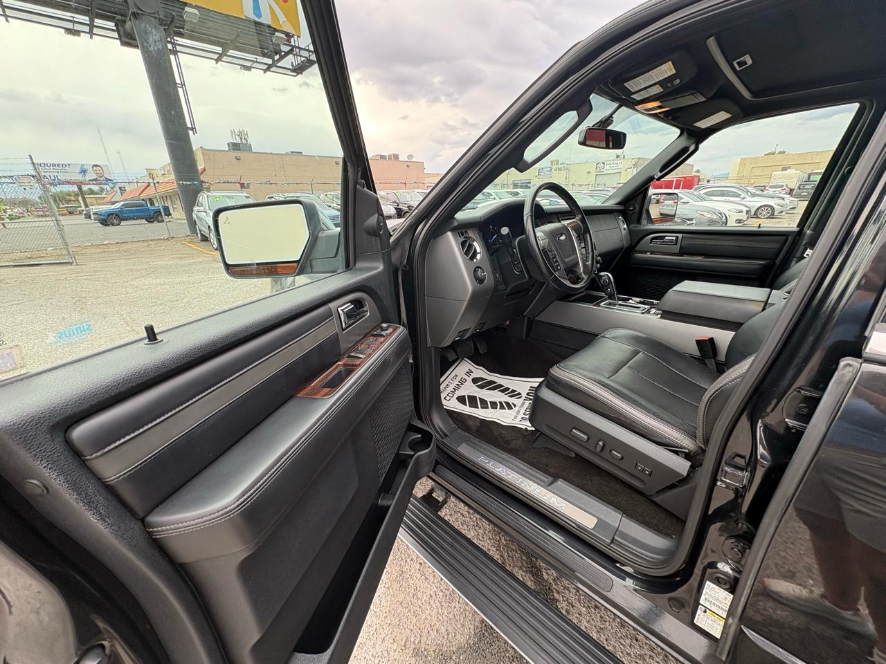 Ford Expedition 2WD 4dr Platinum 2015