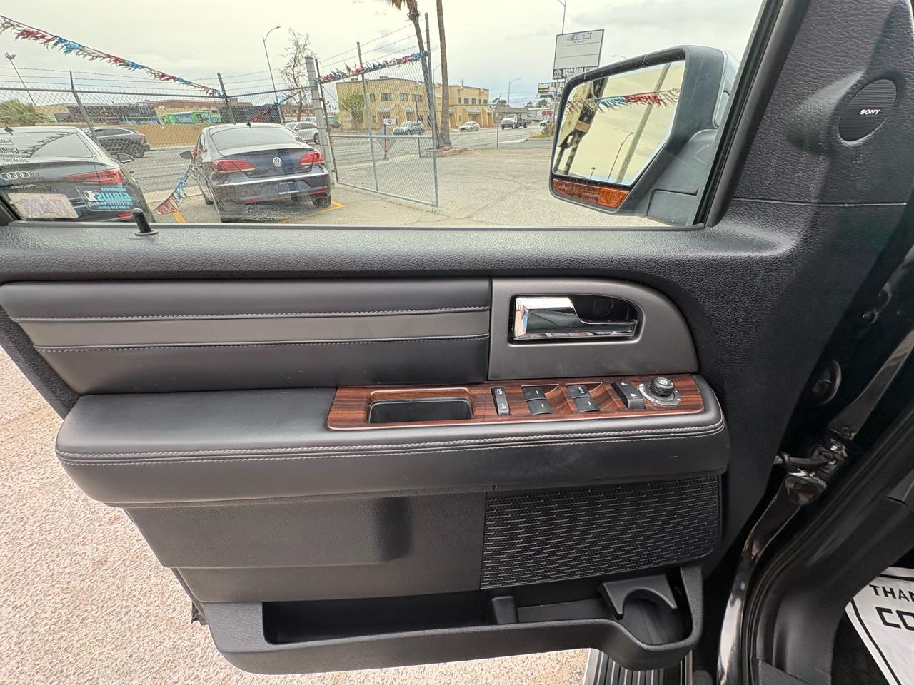 Ford Expedition 2WD 4dr Platinum 2015