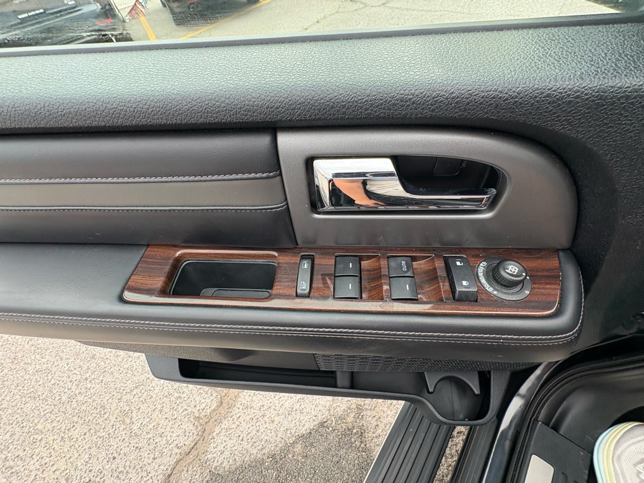 Ford Expedition 2WD 4dr Platinum 2015