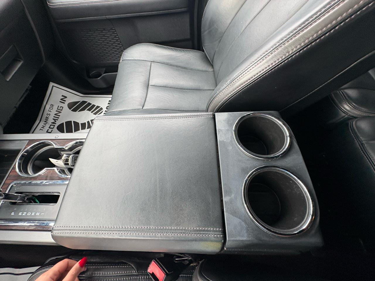 Ford Expedition 2WD 4dr Platinum 2015