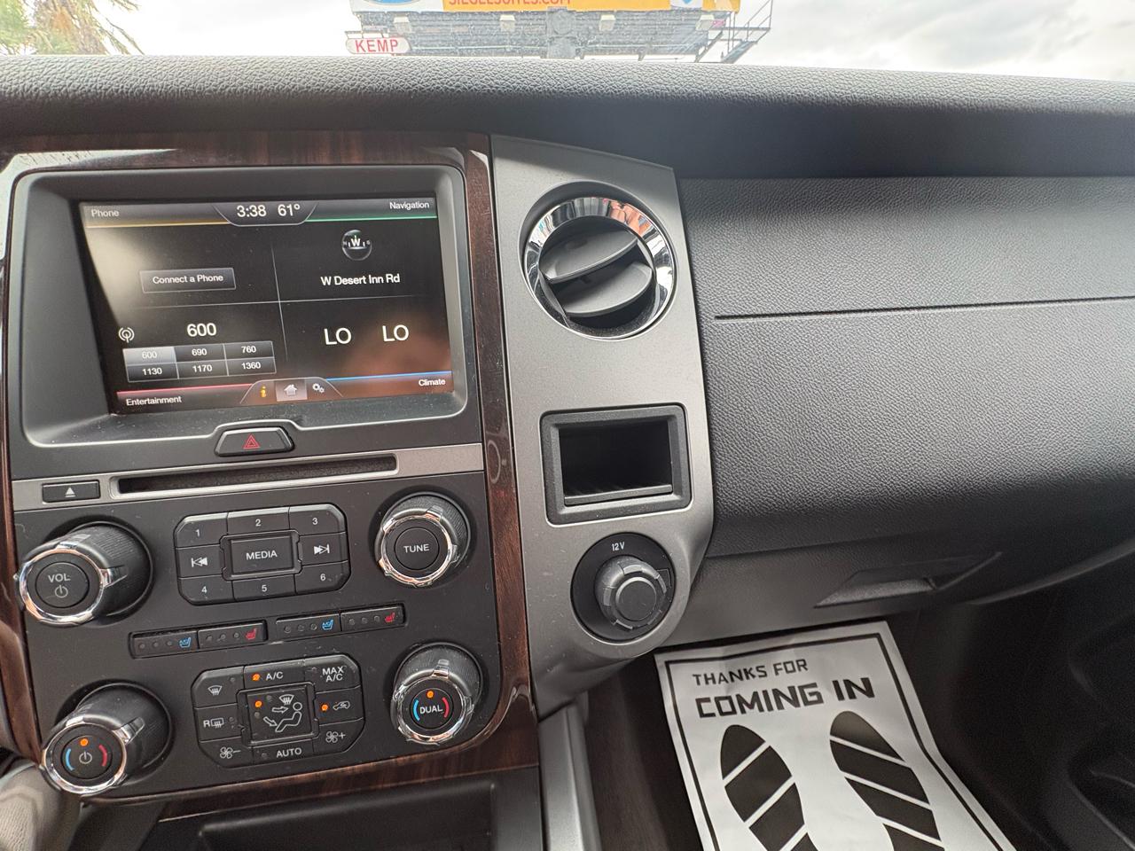 Ford Expedition 2WD 4dr Platinum 2015