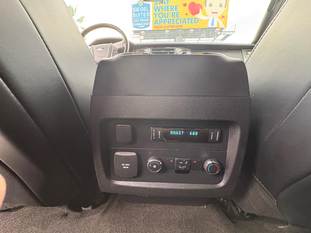 Ford Expedition 2WD 4dr Platinum 2015