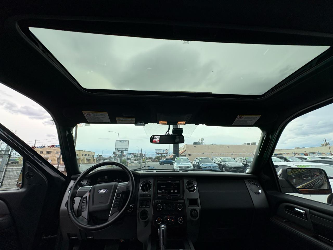 Ford Expedition 2WD 4dr Platinum 2015