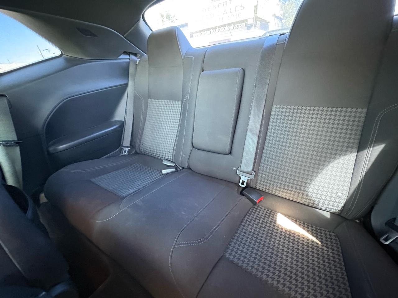 Dodge Challenger 2dr Cpe SXT 2015