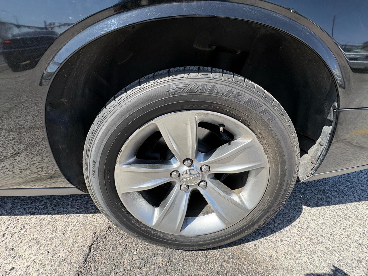 Dodge Challenger 2dr Cpe SXT 2015