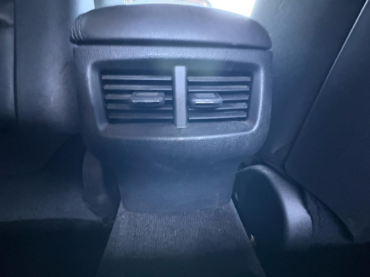 Dodge Challenger 2dr Cpe SXT 2015