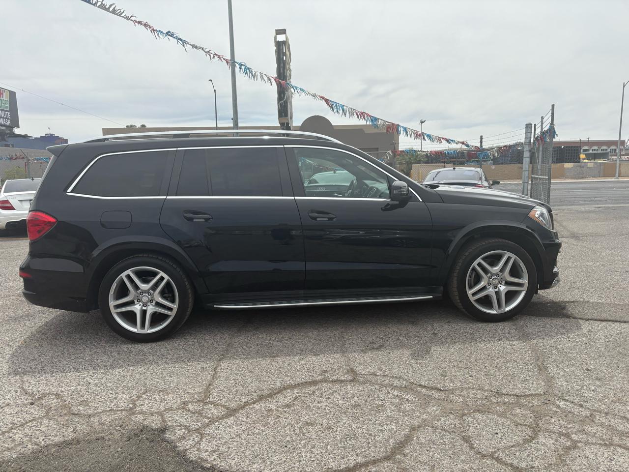 Mercedes-Benz GL-Class 4MATIC 4dr GL 550 2015