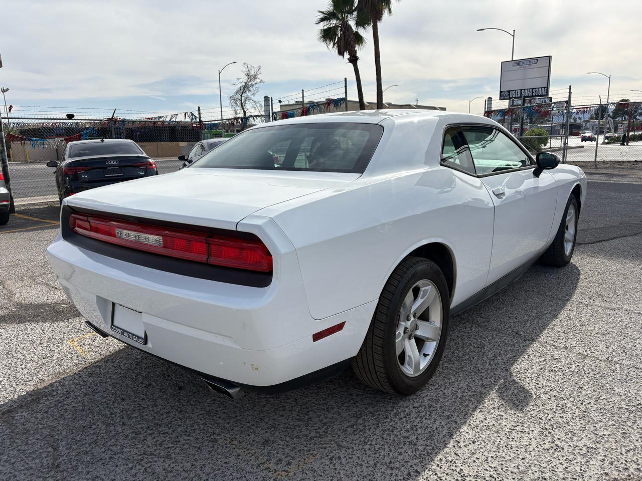 Dodge Challenger 2dr Cpe SXT 2013