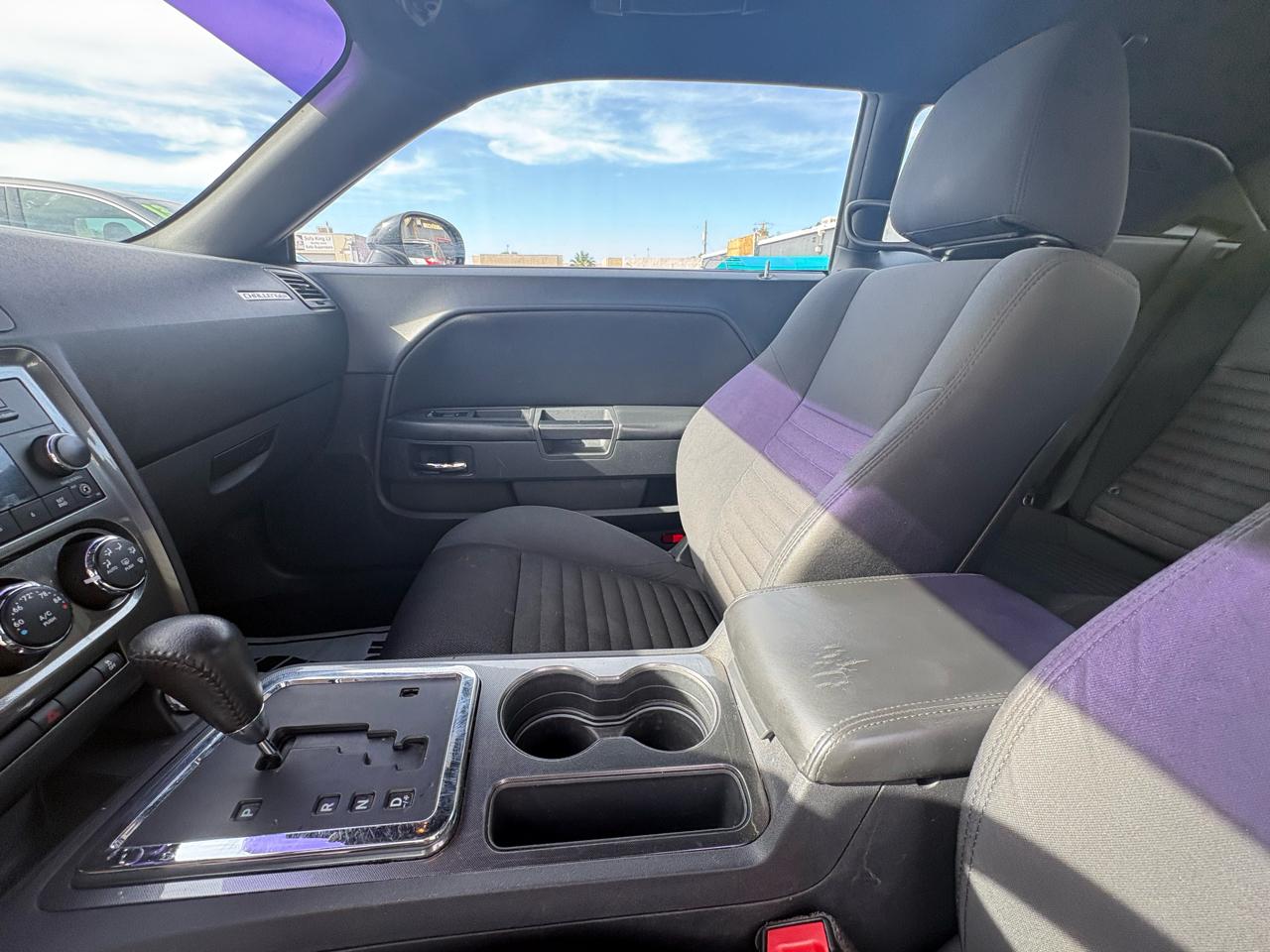 Dodge Challenger 2dr Cpe SXT 2013