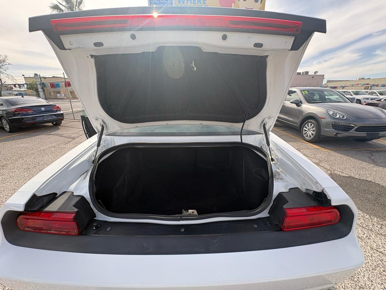 Dodge Challenger 2dr Cpe SXT 2013